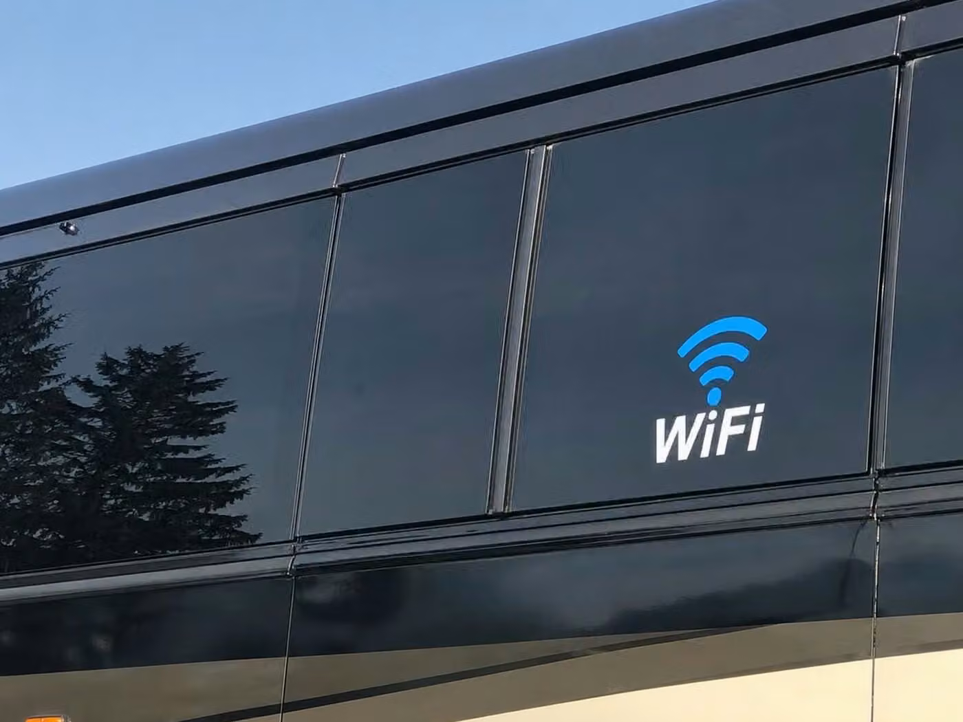 fort wayne 15 passenger minibus wifi