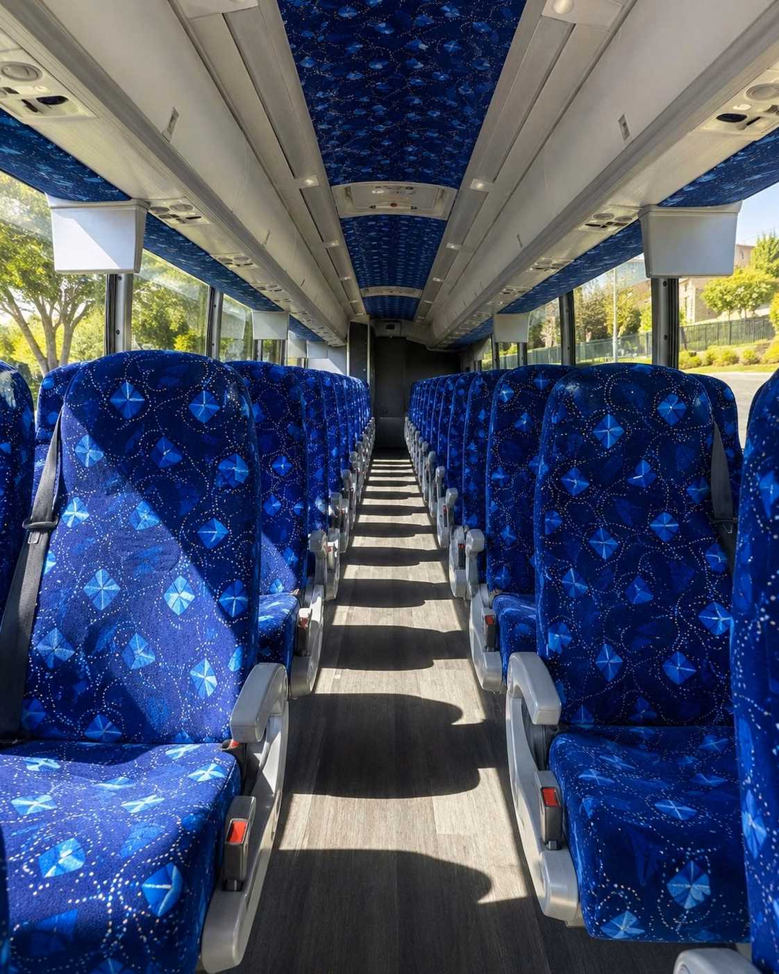 fort wayne 15 to 50 passenger prom party buses and sprinter limos in fort wayne