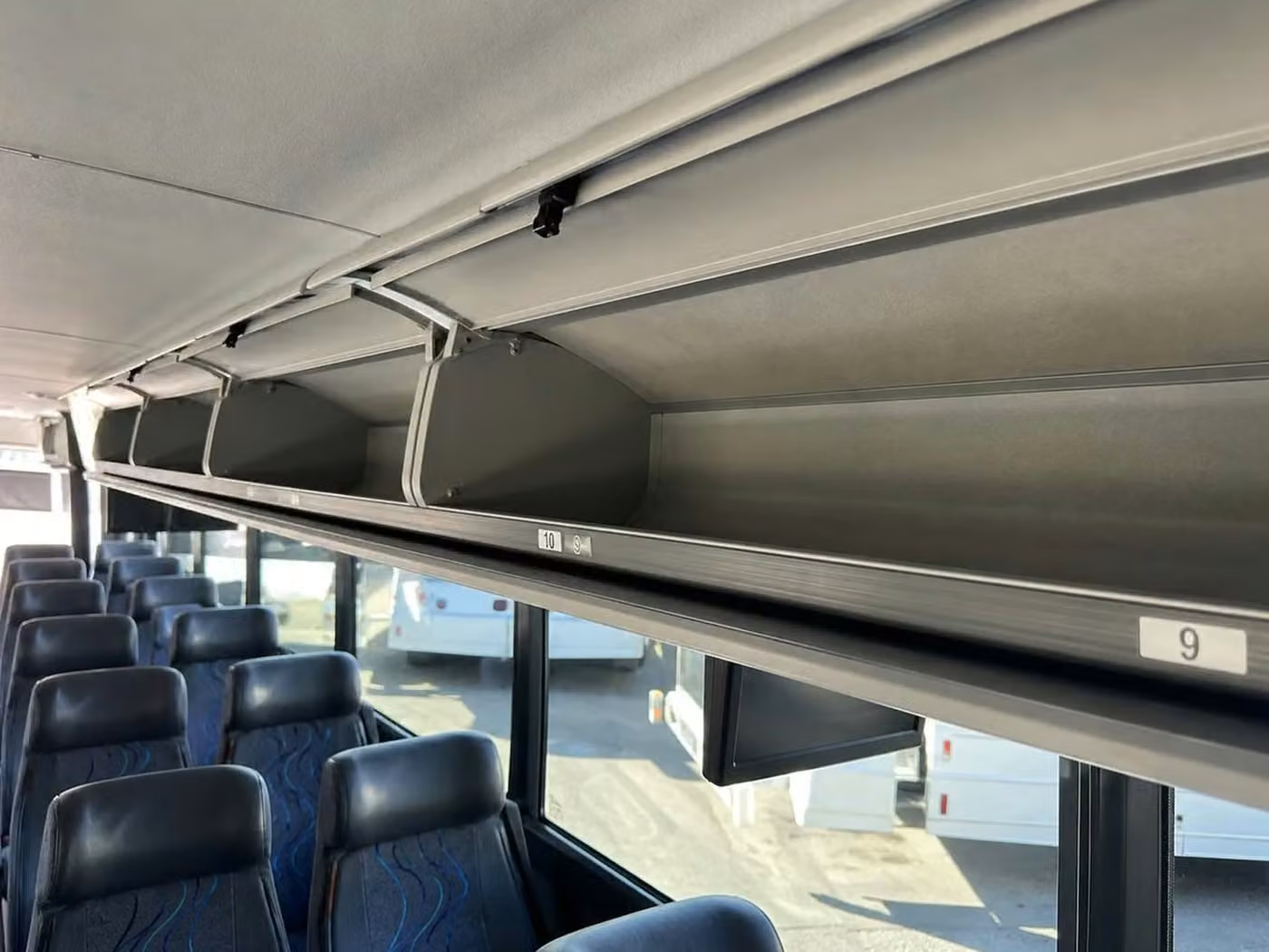 fort wayne 18 passenger minibus overhead storage