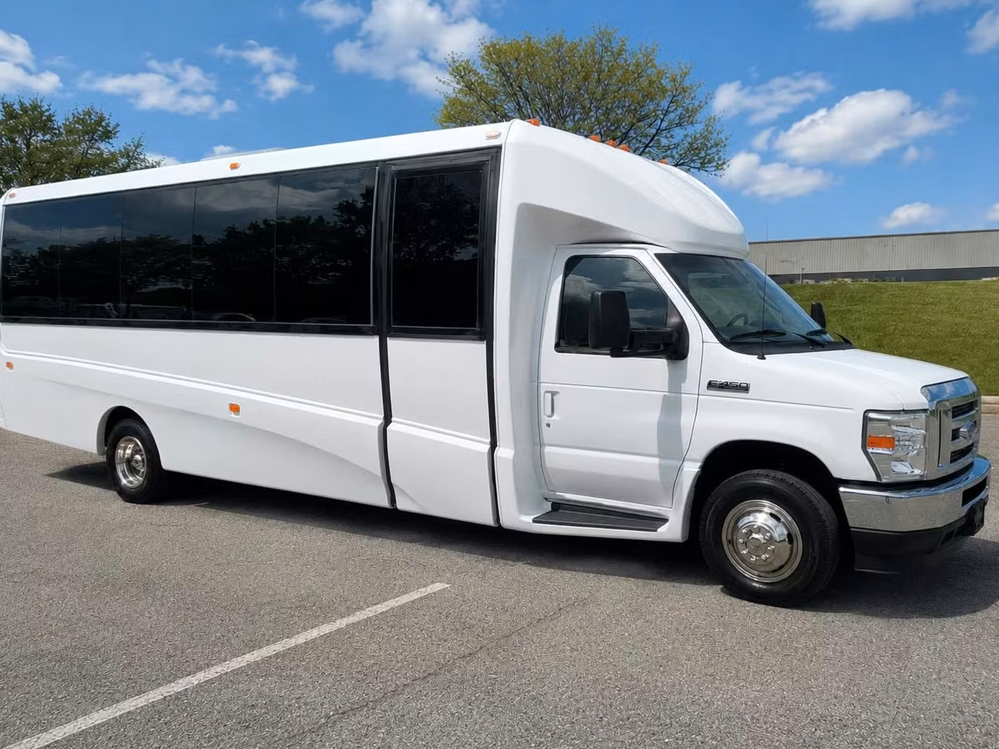 fort wayne 20 passenger minibus rental