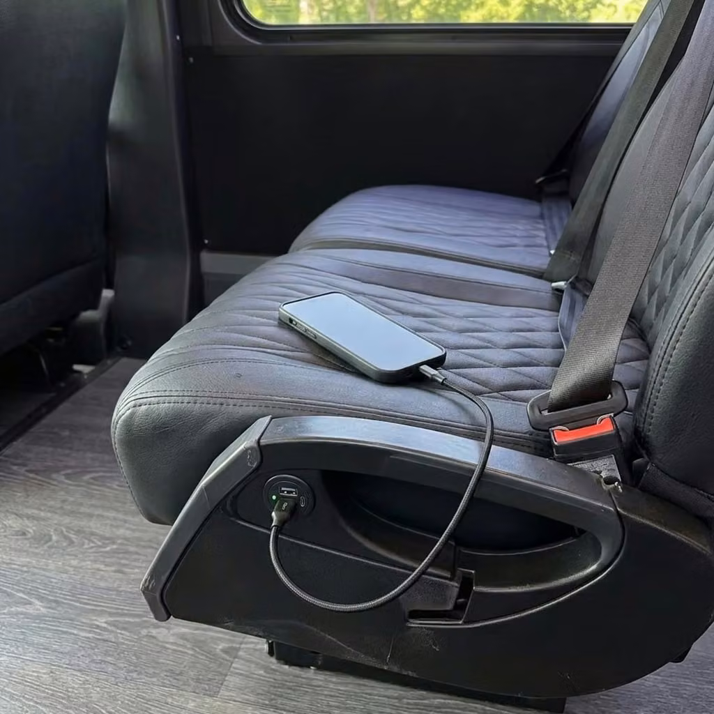 fort wayne 20 passenger minibus usb charging