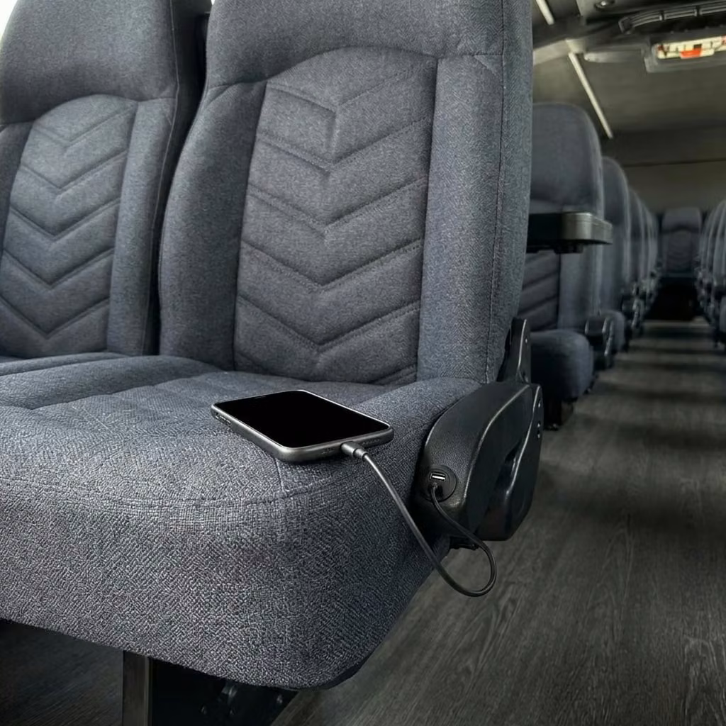 fort wayne 25 passenger minibus usb charging