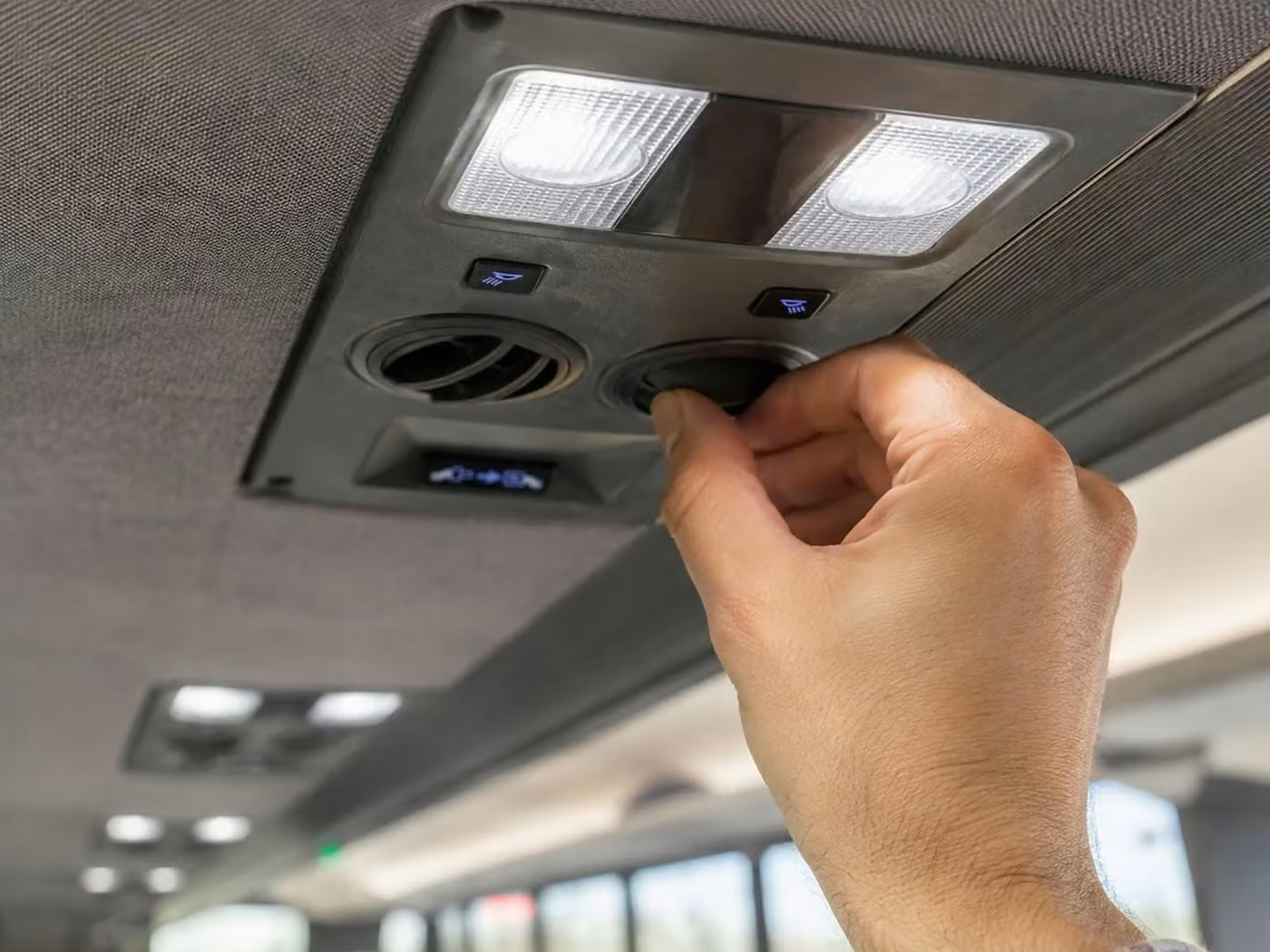 fort wayne 28 passenger minibus air conditioning