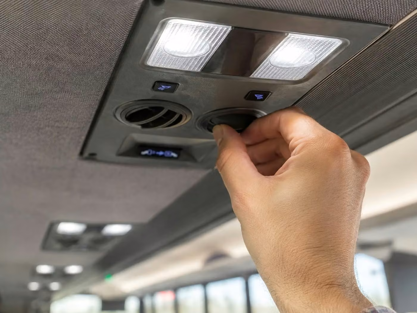 fort wayne 30 passenger minibus air conditioning