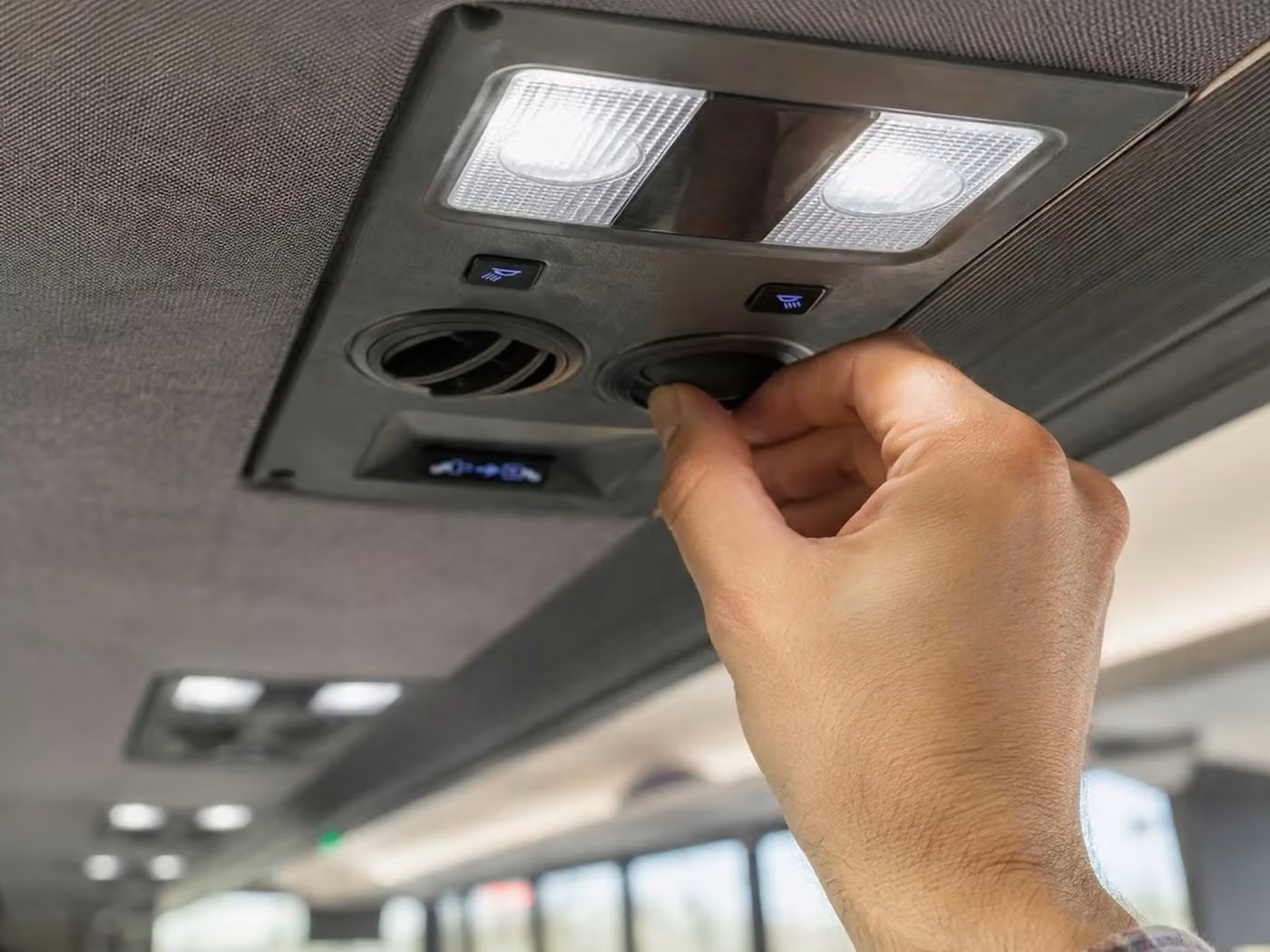 fort wayne 35 passenger minibus air conditioning
