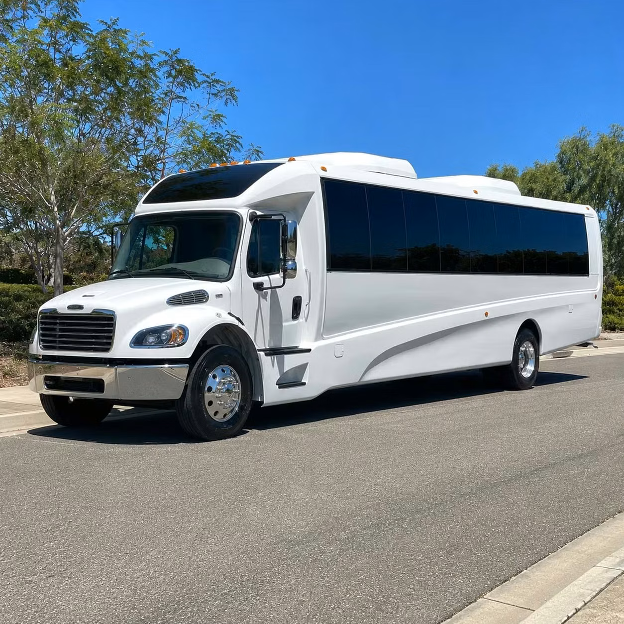 fort wayne 35 passenger minibus rental