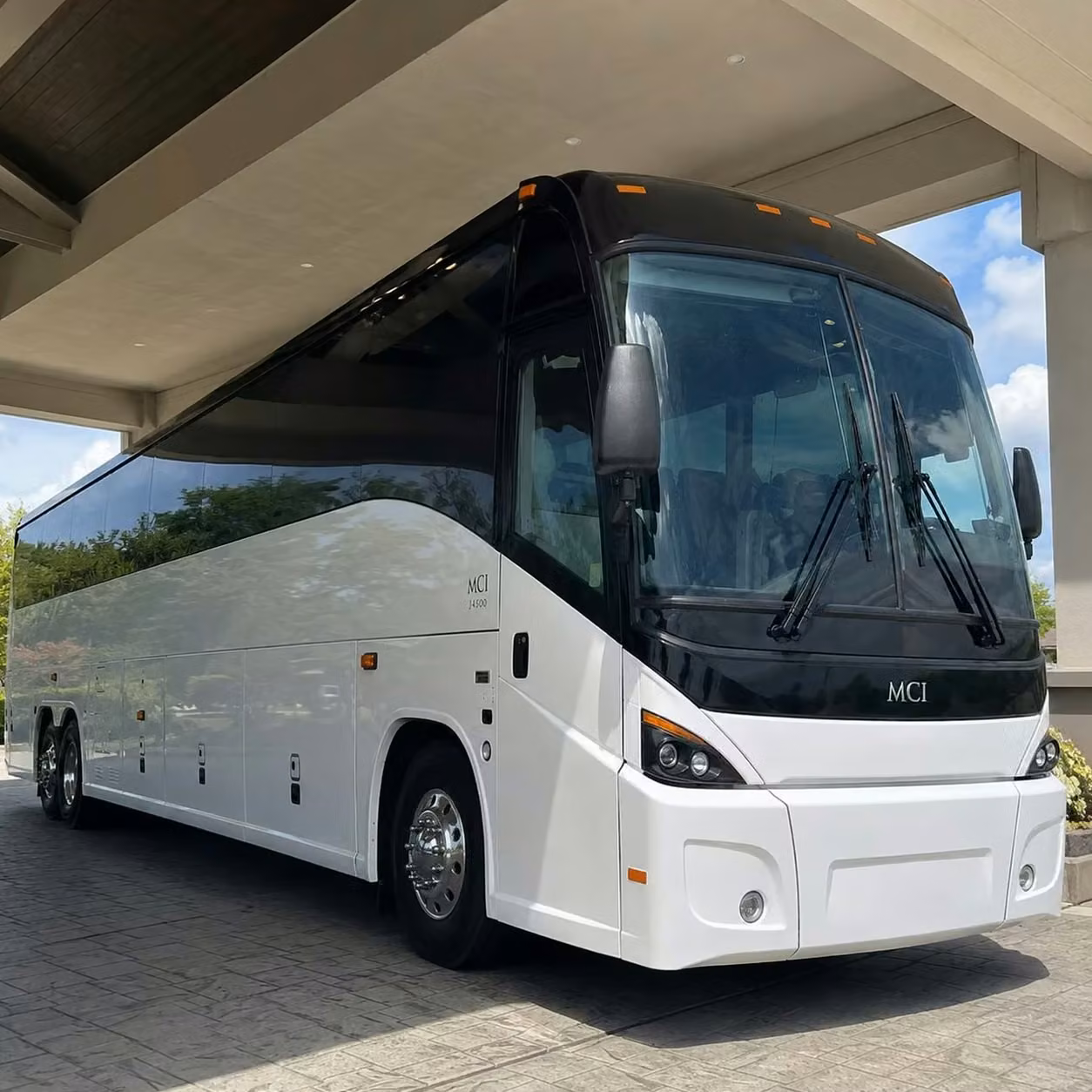 fort wayne seamless charter bus rentals for military training and deployment