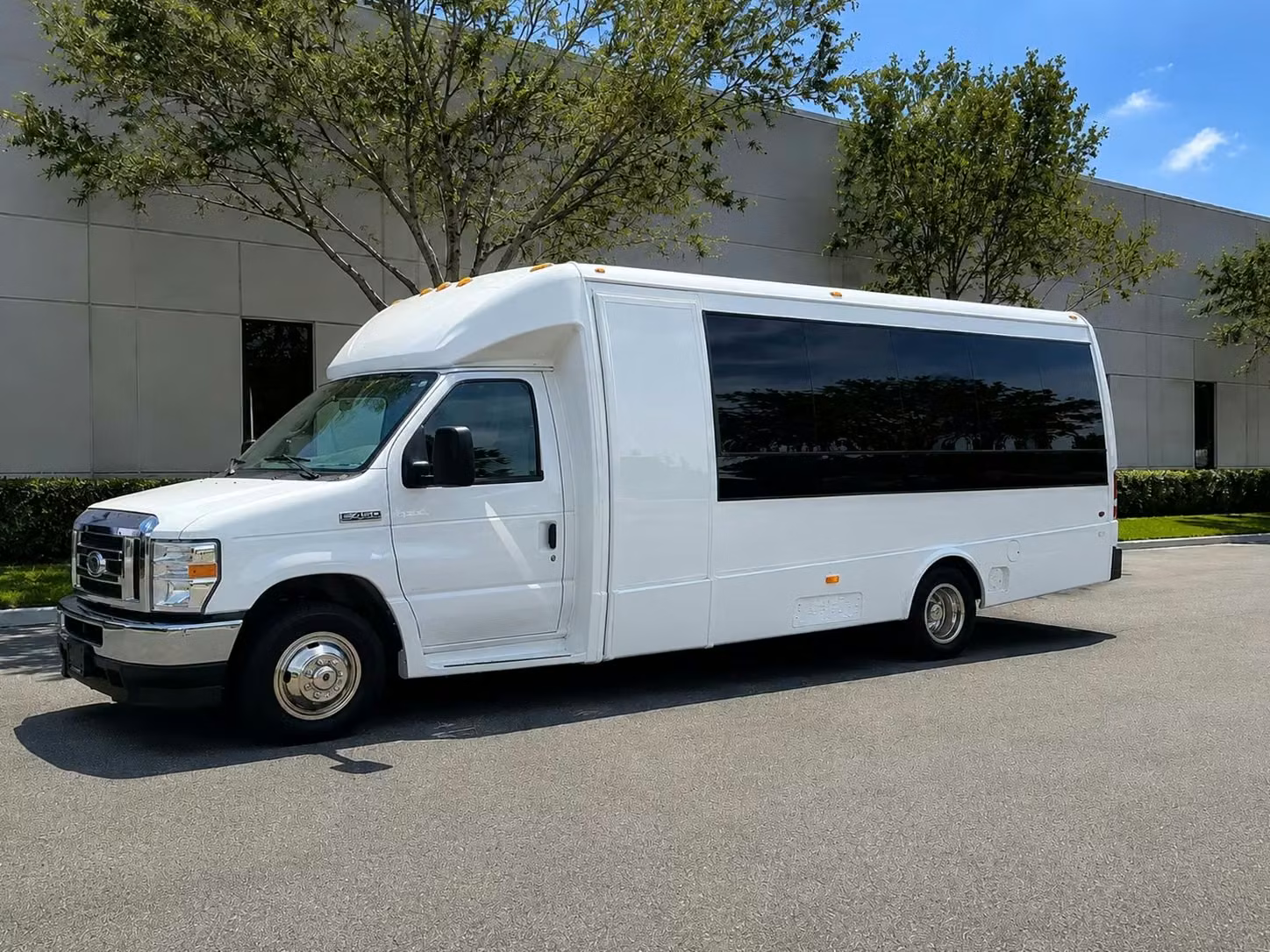 15 passenger minibus